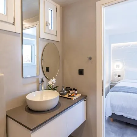 Callisti With Pool View And Calypso Upper Floor With Sea View Appartamento Mykonos Town