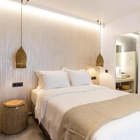 Callisti With Pool View And Calypso Upper Floor With Sea View Mykonos Town