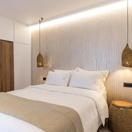 Callisti With Pool View And Calypso Upper Floor With Sea View Lägenhet