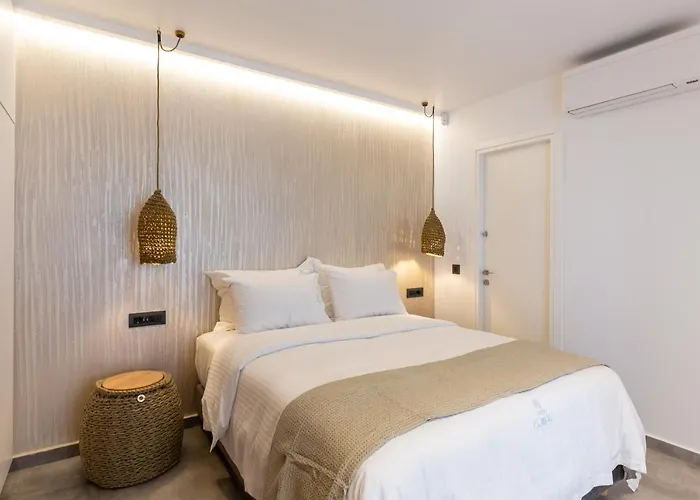 Callisti With Pool View And Calypso Upper Floor With Sea View Mykonos Town