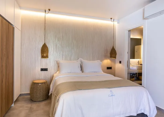 Callisti With Pool View And Calypso Upper Floor With Sea View Apartment Mykonos Town