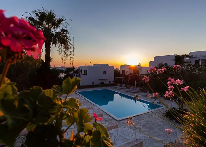 Callisti With Pool View And Calypso Upper Floor With Sea View דירה