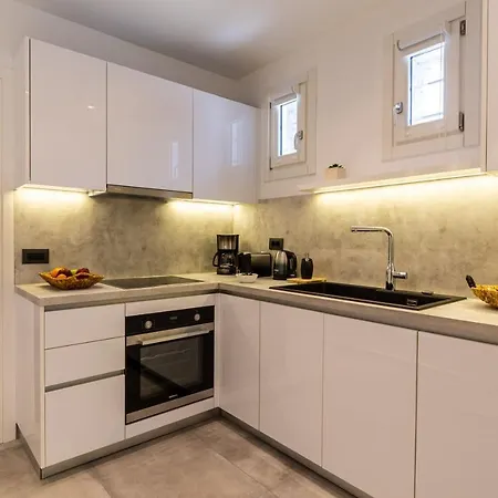 Callisti With Pool View And Calypso Upper Floor With Sea View