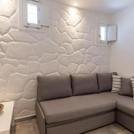 Апартаменты Callisti With Pool View And Calypso Upper Floor With Sea View