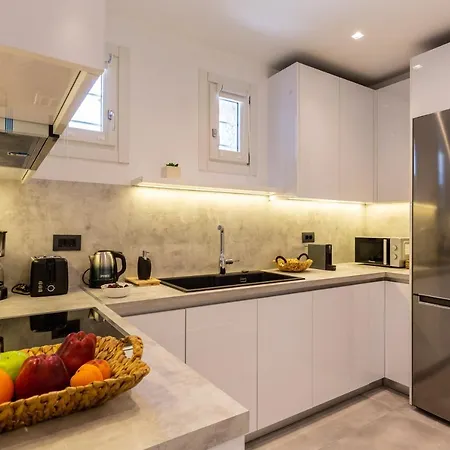 아파트 Callisti With Pool View And Calypso Upper Floor With Sea View *