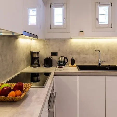 Callisti With Pool View And Calypso Upper Floor With Sea View 아파트 Mykonos Town