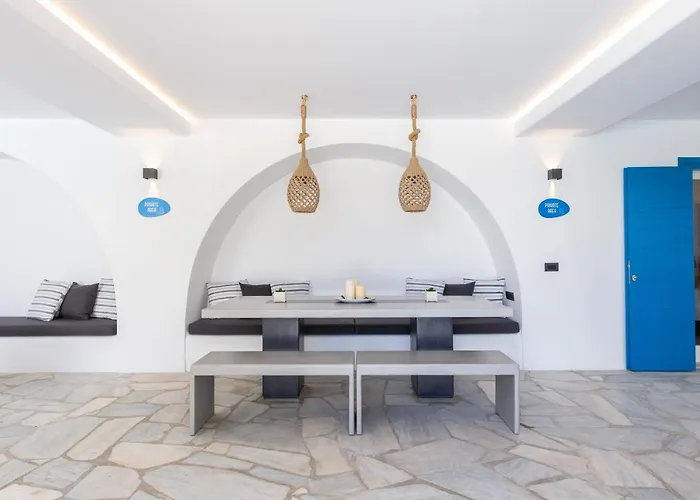Callisti With Pool View And Calypso Upper Floor With Sea View Mykonos Town