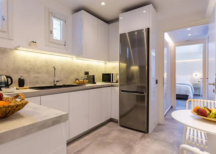 Callisti With Pool View And Calypso Upper Floor With Sea View Mykonos Town