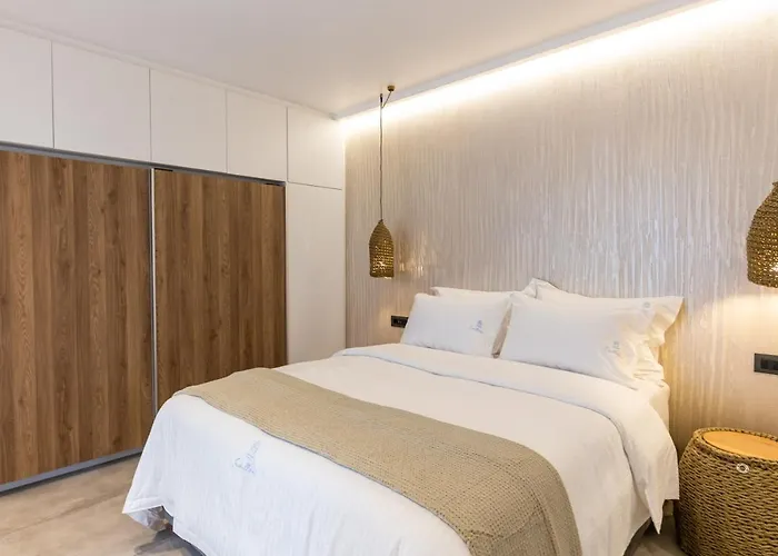 Callisti With Pool View And Calypso Upper Floor With Sea View Mykonos Town