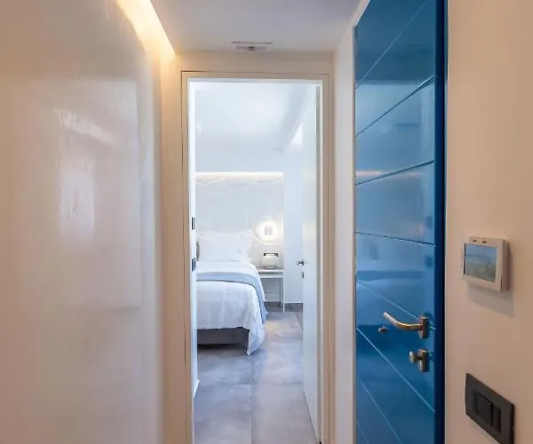 Callisti With Pool View And Calypso Upper Floor With Sea View