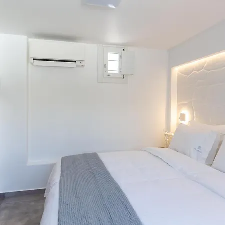 Callisti With Pool View And Calypso Upper Floor With Sea View Apartman *