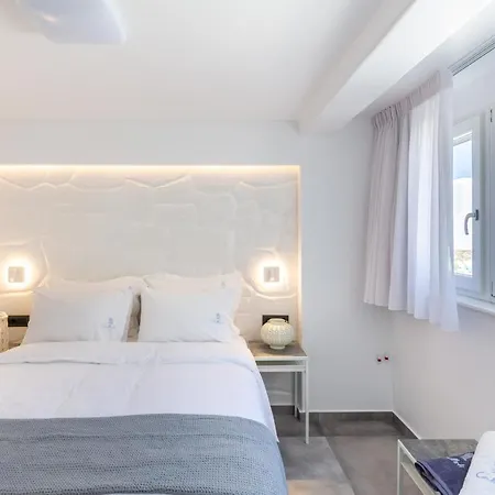Callisti With Pool View And Calypso Upper Floor With Sea View Apartman Mykonos Town