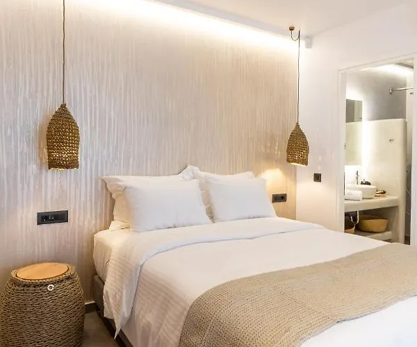 Callisti With Pool View And Calypso Upper Floor With Sea View Mykonos Town